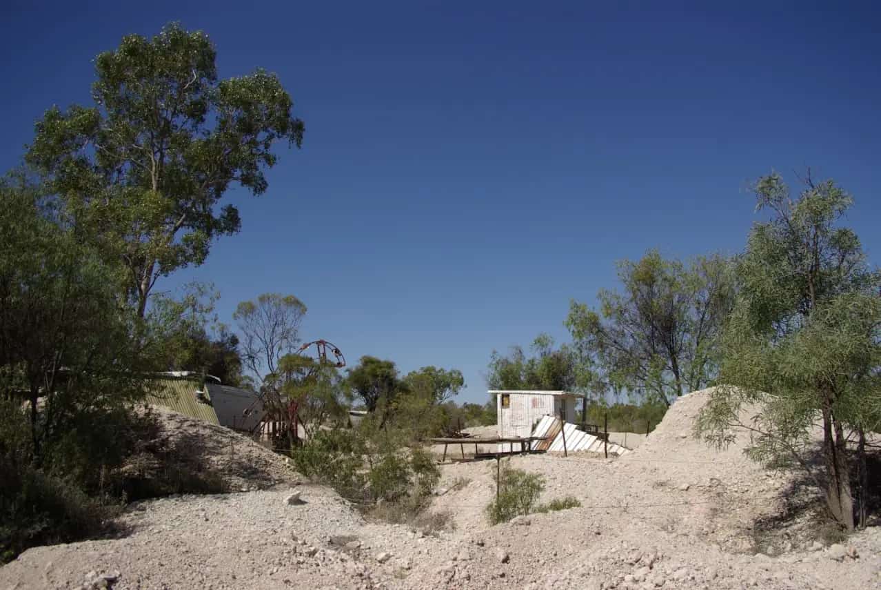 Opal fossicking field at Lightning Ridge